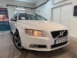 Vit Begagnad 2013 Volvo V70 R-Design Kombi | 85 000 kr (Marknadspris)