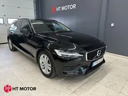 Svart Begagnad 2018 Volvo V60 Momentum Kombi | 258 900 kr (Marknadspris)