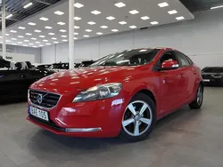 Röd Begagnad 2014 Volvo V40 Kinetic Kombi | 84 900 kr (Marknadspris)