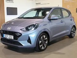 Blå Begagnad 2023 Hyundai i10 Advanced Halvkombi | 179 800 kr (Marknadspris)