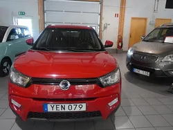 Röd Begagnad 2016 Ssangyong Tivoli Halvkombi | 89 000 kr