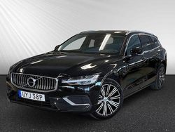 Svart Begagnad 2022 Volvo V60 Kombi | 299 900 kr (Superpris)