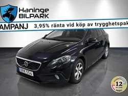 Blå Begagnad 2016 Volvo V40 CC Momentum Kombi | 149 900 kr (Marknadspris)