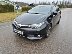 Svart Begagnad 2015 Toyota Auris Business Edition Halvkombi | 89 000 kr (Marknadspris)
