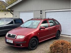 Röd Begagnad 2007 Skoda Fabia Halvkombi | 16 500 kr (Marknadspris)