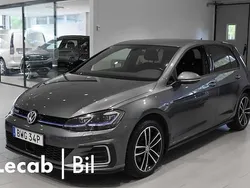 Mörkgrå (grå) Begagnad 2020 VW Golf VIII GTE Sedan | 199 500 kr (Superpris)