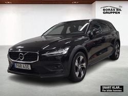 Svart Begagnad 2022 Volvo V60 CC Kombi | 279 000 kr (Bra pris)