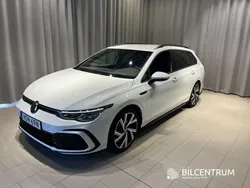 Vit Begagnad 2022 VW Golf VIII R-line Kombi | 299 900 kr (Lite dyr)