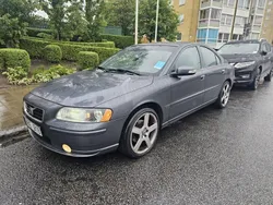Grå Begagnad 2009 Volvo S60 Momentum Sedan | 28 500 kr (Marknadspris)