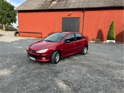Röd Begagnad 2006 Peugeot 206 Halvkombi | 22 000 kr (Lite dyr)