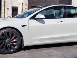 Vit Begagnad 2021 Tesla Model 3 Performance Sedan | 265 000 kr (Bra pris)
