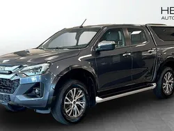 Grå (grey) Ny 2024 Isuzu D-Max Pickup | 749 875 kr (Marknadspris)