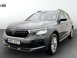 Grå (graphite grey metallic) Begagnad 2024 Skoda Kamiq Selection SUV | 269 900 kr (Marknadspris)