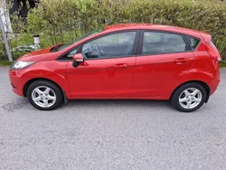 Röd Begagnad 2010 Ford Fiesta Halvkombi | 45 000 kr (Bra pris)