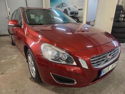 Röd Begagnad 2012 Volvo V60 Momentum Kombi | 74 500 kr (Marknadspris)