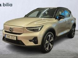Ljusgrå (grå) Begagnad 2022 Volvo XC40 Plus SUV | 359 000 kr