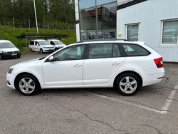 Vit Begagnad 2018 Skoda Octavia Ambition Kombi | 119 800 kr