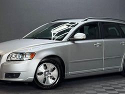 Ljusgrå (grå) Begagnad 2011 Volvo V50 Momentum Kombi | 69 900 kr (Marknadspris)