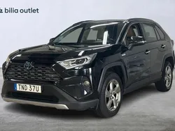 Svart Begagnad 2021 Toyota RAV4 Hybrid SUV | 299 900 kr (Lite dyr)