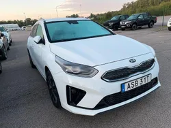 Vit Begagnad 2021 Kia Ceed Advance Kombi | 199 000 kr (Marknadspris)