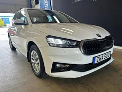 Vit Ny 2024 Skoda Fabia Halvkombi | 195 000 kr (Marknadspris)