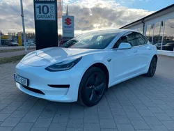 Vit Begagnad 2020 Tesla Model 3 Standard Range Plus Sedan | 269 000 kr (Marknadspris)
