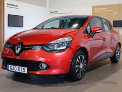 Röd Begagnad 2014 Renault Clio IV Halvkombi | 79 800 kr (Marknadspris)