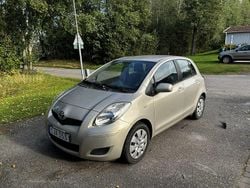 Brun Begagnad 2009 Toyota Yaris Halvkombi | 45 000 kr (Marknadspris)