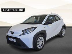 Vit Begagnad 2022 Toyota Aygo X SUV | 149 900 kr (Marknadspris)