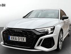 Glaciärvit metallic Begagnad 2022 Audi RS3 Sportback Premium Halvkombi | 559 000 kr (Marknadspris)