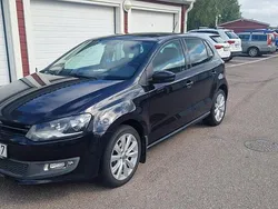 Svart Begagnad 2012 VW Polo Halvkombi | 52 000 kr (Marknadspris)