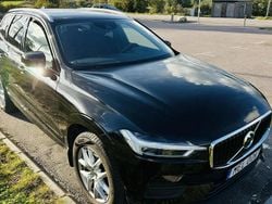 Svart Begagnad 2020 Volvo XC60 Momentum SUV | 235 000 kr (Marknadspris)