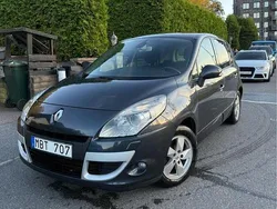 Grå Begagnad 2012 Renault Scénic III Minibuss | 49 000 kr (Marknadspris)