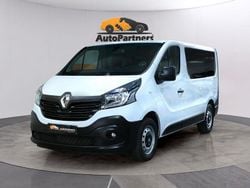 Vit Begagnad 2015 Renault Trafic Van | 226 900 kr