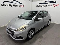 Ljusgrå Begagnad 2015 Peugeot 208 Halvkombi | 44 900 kr (Marknadspris)