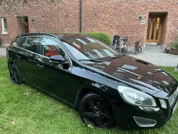 Svart Begagnad 2012 Volvo V60 Kombi | 94 900 kr (Marknadspris)