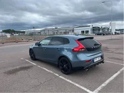 Blå Begagnad 2013 Volvo V40 Kombi | 89 000 kr (Marknadspris)