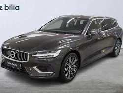 Mörkgrå Begagnad 2020 Volvo V60 Inscription Kombi | 309 000 kr (Marknadspris)
