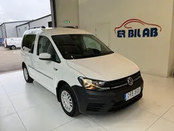 Vit Begagnad 2017 VW Caddy Minibuss | 149 900 kr