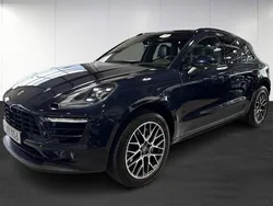 Mörkblå (blue) Begagnad 2018 Porsche Macan S SUV | 399 900 kr (Marknadspris)