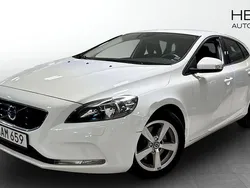 Vit (white) Begagnad 2016 Volvo V40 Kombi | 139 900 kr (Marknadspris)