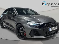 Grå Ny 2024 Audi RS3 Sportback Design Halvkombi | 739 000 kr (Marknadspris)