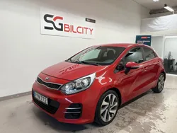 Röd Begagnad 2015 Kia Rio Halvkombi | 59 900 kr (Marknadspris)