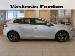 Silver Begagnad 2016 Volvo V40 Momentum Kombi | 145 900 kr (Marknadspris)