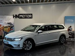 Vit Begagnad 2016 VW Passat GTE Kombi | 134 900 kr (Lite dyr)