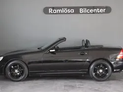 Svart Begagnad 2002 Mercedes SLK200 Cab | 89 900 kr (Marknadspris)