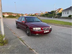 Röd Begagnad 2000 Volvo S80 Sedan | 21 000 kr (Marknadspris)