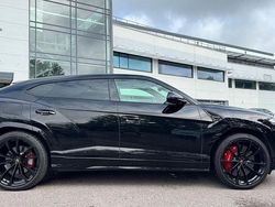 Svart Begagnad 2021 Lamborghini Urus SUV | 2 449 000 kr