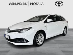 Vit Begagnad 2017 Toyota Auris Touring Sports Active Kombi | 159 000 kr (Marknadspris)