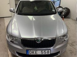 Silver Begagnad 2013 Skoda Superb Elegance Kombi | 134 000 kr (Lite dyr)